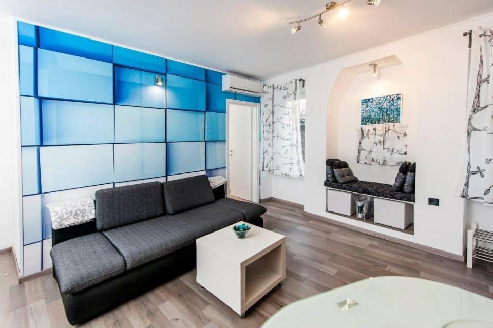 Apartman Puzzle ロヴィニ エクステリア 写真