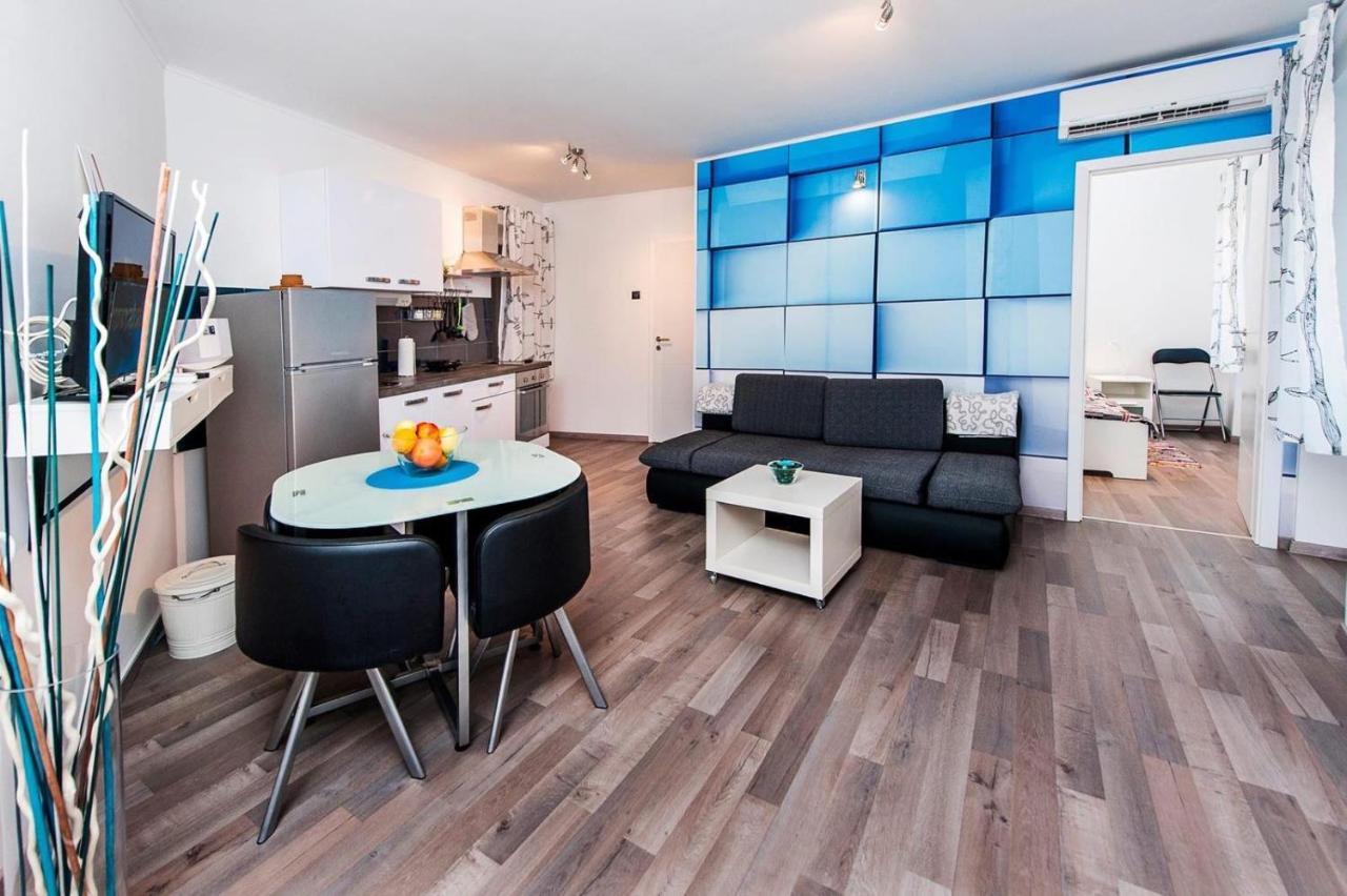 Apartman Puzzle ロヴィニ エクステリア 写真