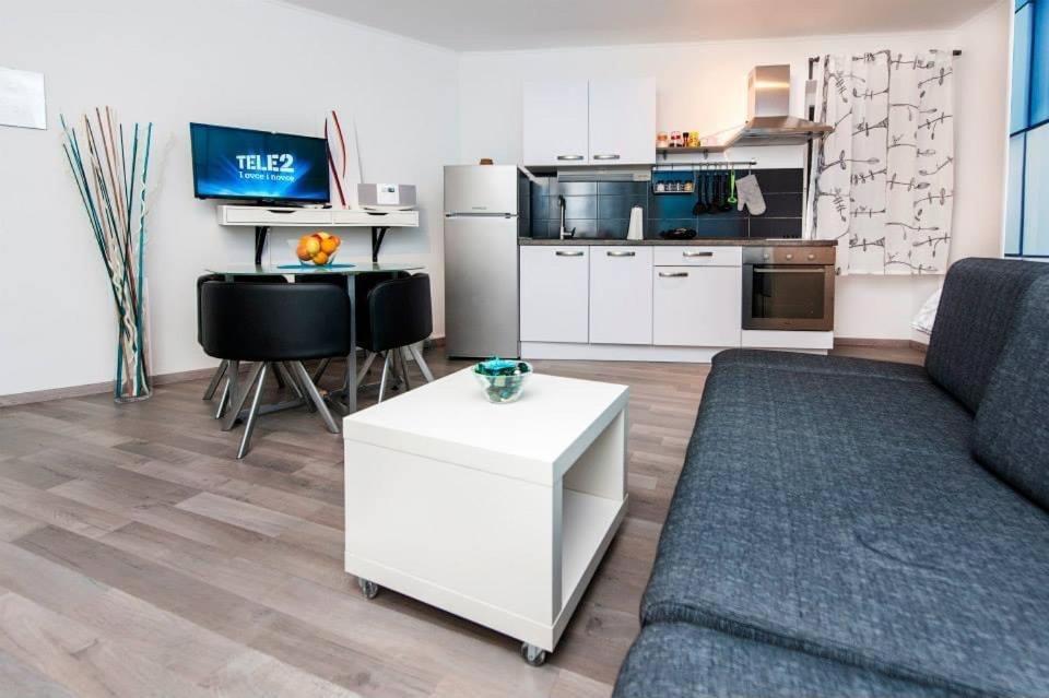 Apartman Puzzle ロヴィニ エクステリア 写真